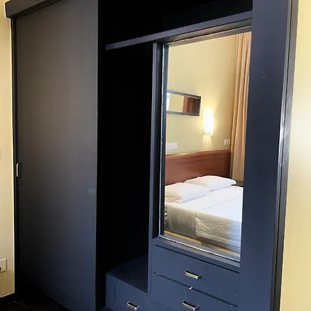 Hotel Universal 2*